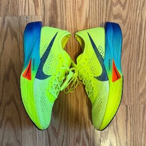 Nike Women’s ZoomX Vaporfly Neon Yellow Size 8.5